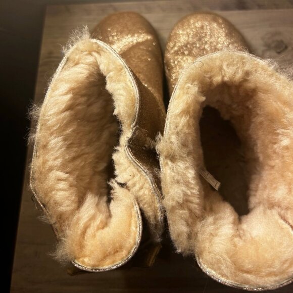 Like new UGG glitter boots - Picture 5 of 5